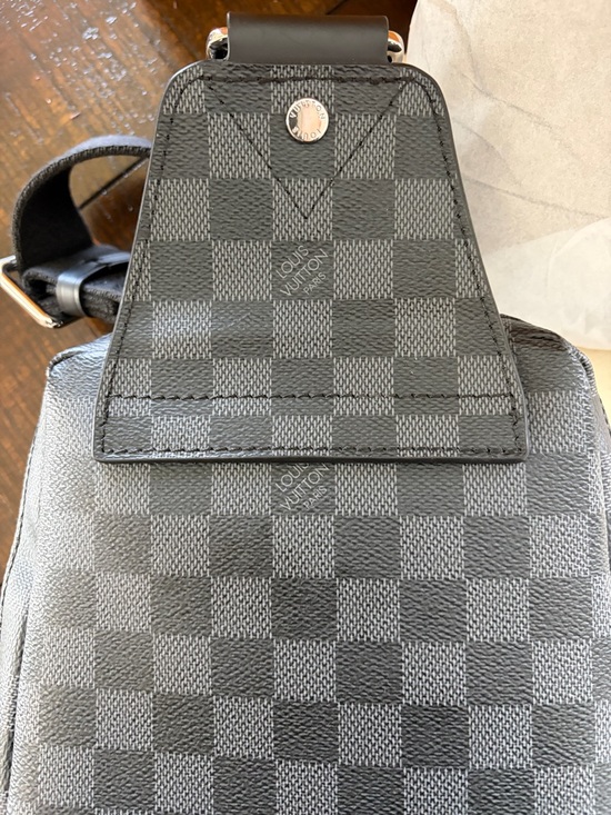 Louis Vuitton Men’s Damier Graphite Sling Bag - Black - Picture 4 of 4